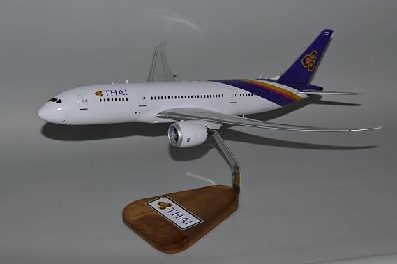 Boeing 787 Thai Airways Desktop Display Airplane Model Scale 1/100