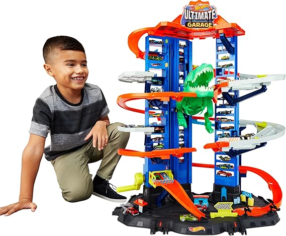 Hot Wheels Ultimate Garage Track Playset & 2 1:64 Scale Toy Cars